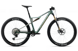 OIZ M10-XTR 2025 - Seaweed Carbon/Spaceship Green <br> > Dostupno na webshopu